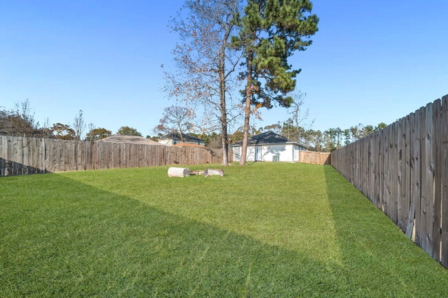 Building Photo - Charming single story 3-bedroom, 2-bath home nestled in a quiet, well-established neighborhood in...