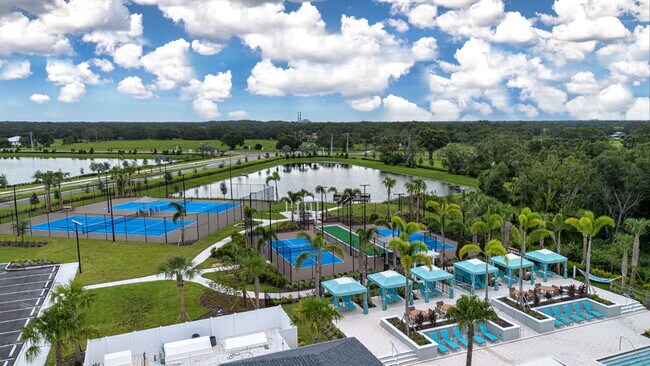 Building Photo - Lakeside Luxury in Parrish - 5 Bedroom BRAND NEW HOME