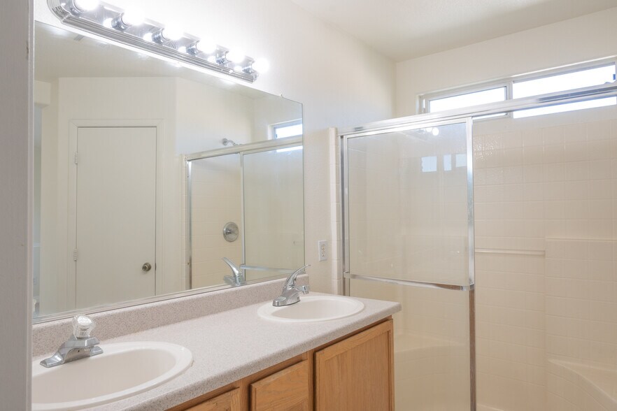 Building Photo - 7924 Horn Tail Ct