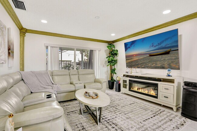 Building Photo - 3385 Seabreeze Ln