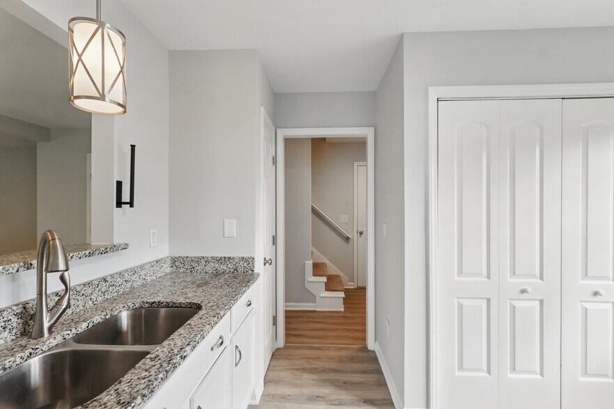 Building Photo - 5408 Gunnette Dr