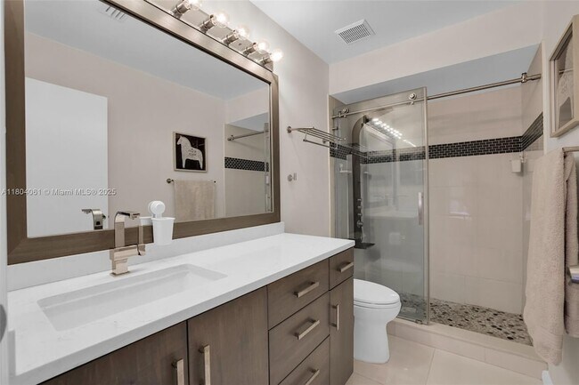 Building Photo - 10323 Hidden Springs Ct
