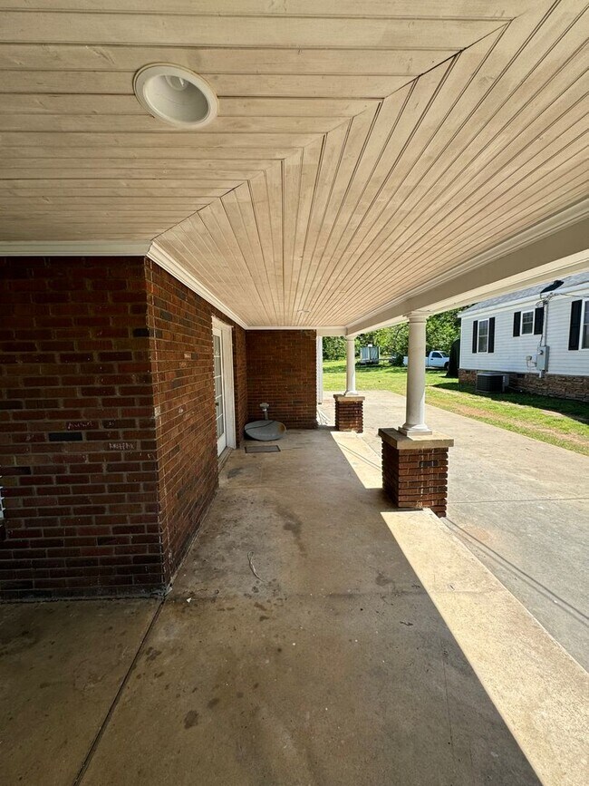Building Photo - Single Family in Downtown Kings Mountain, NC