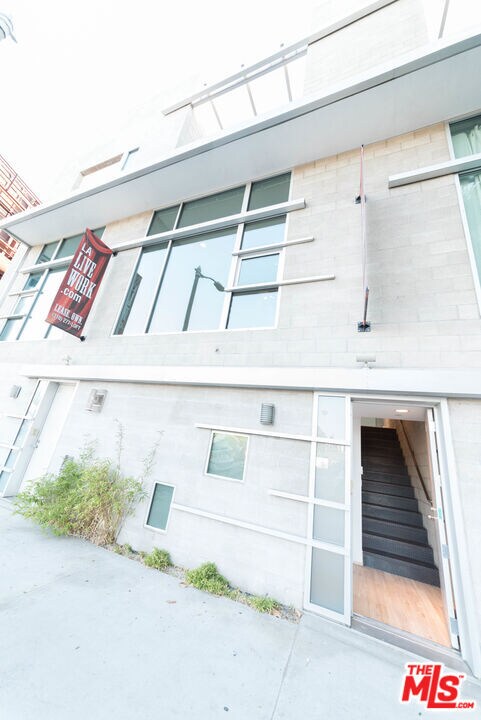 Building Photo - 717 Highland Ave