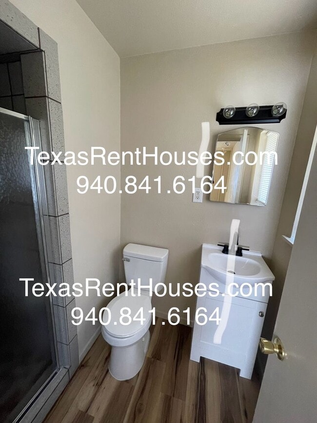 Building Photo - Amazing Neighborhood! Walking Distance to Fain School!