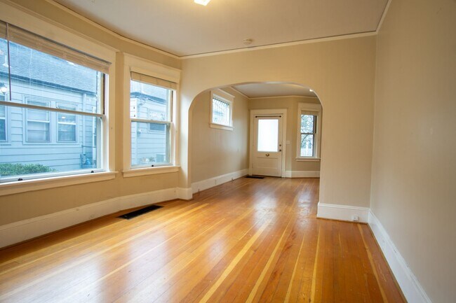 Building Photo - Gorgeous + Spacious 2-Bedroom Flat with Hardwoods, Dishwasher, Fireplace + Etc.!