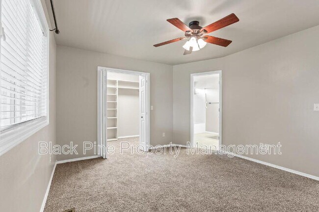 Building Photo - 2117 S Crimson Rose Way