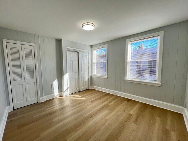 Building Photo - Newly Remodeled 3b/1b House in South Philly! Section 8 Only