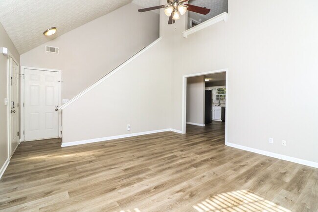 Building Photo - 252 Hillcrest Ridge