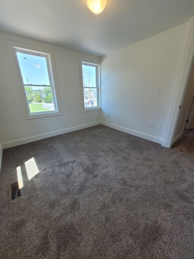 Building Photo - Newly renovated 3 bedroom Townhome - Gordonville