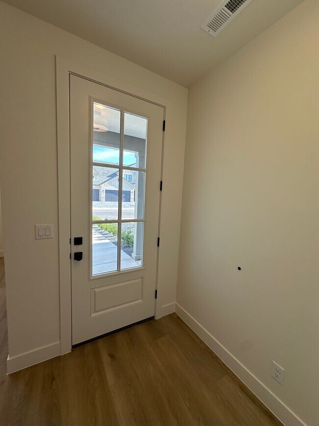 Building Photo - Desert Horizon!! BEAUTIFUL BRAND NEW 4 bed...
