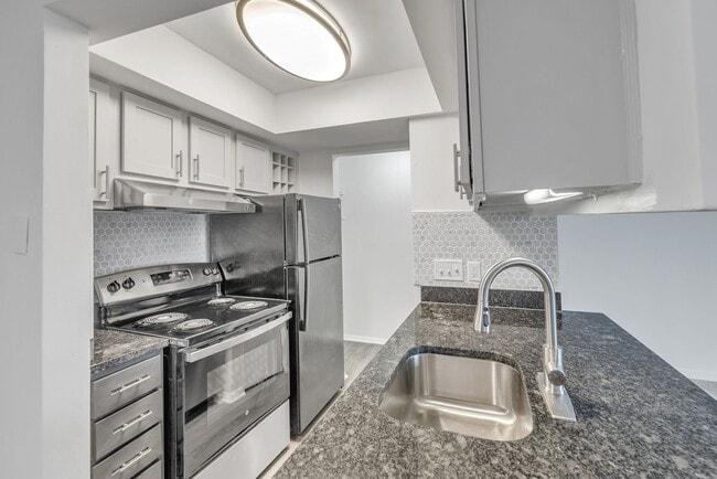 Building Photo - Northcliffe Forest Apartments