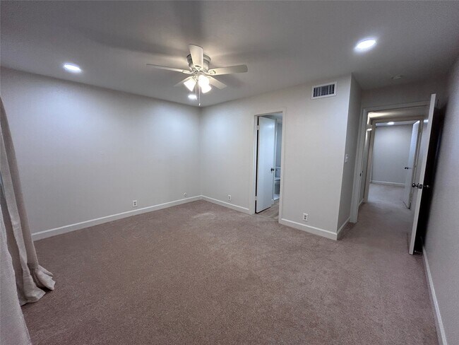 Building Photo - 8101 Amelia Rd