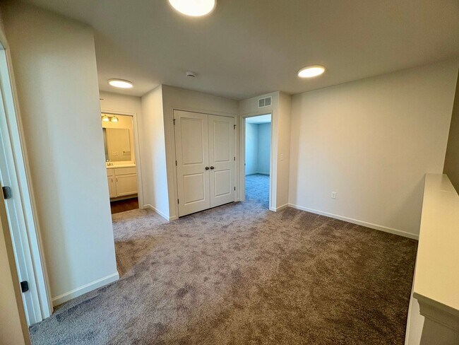 Building Photo - 59 N Conifer Dr