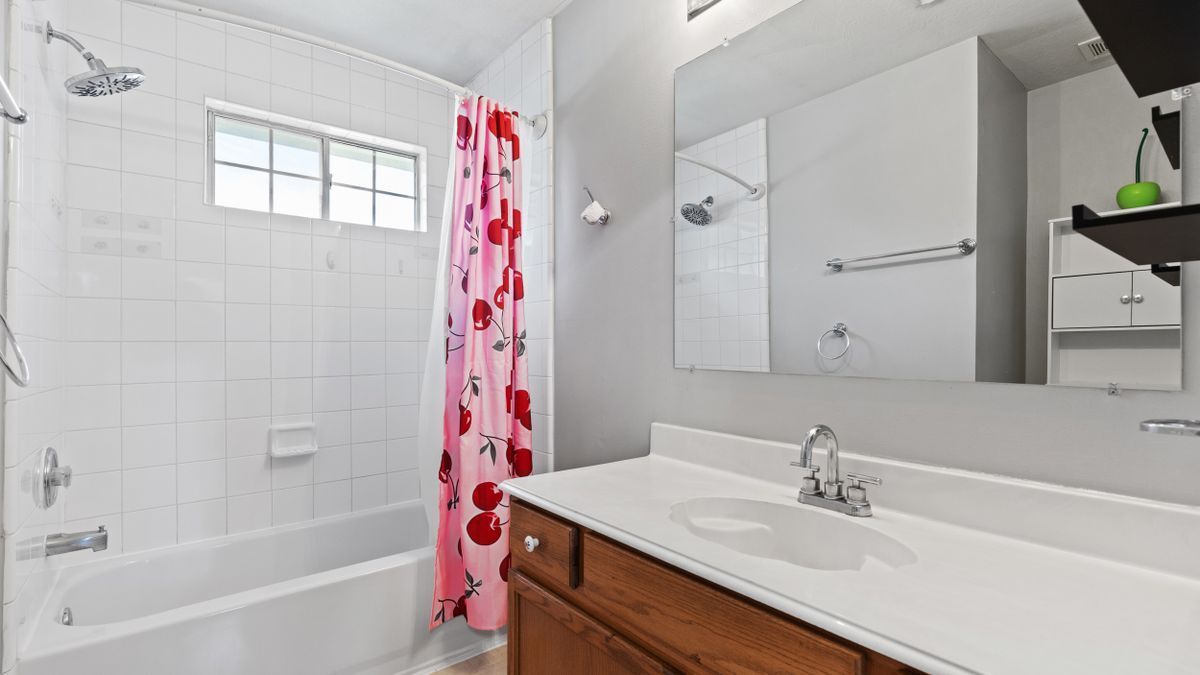 Building Photo - 8219 Fuqua Gardens Dr