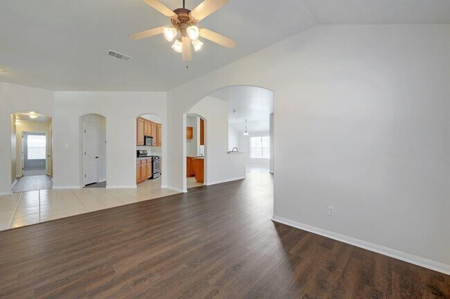 Building Photo - 917 Old Wick Castle Way