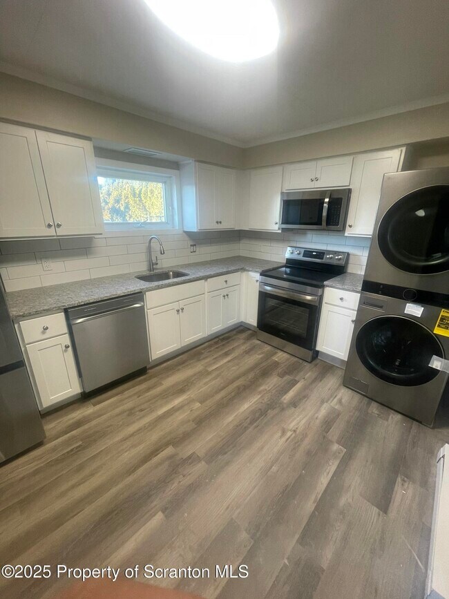 Building Photo - 302 Vine St