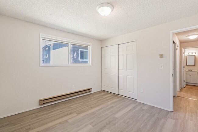 Building Photo - 4716 S Warner St