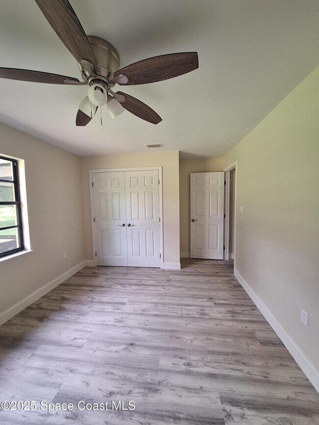 Building Photo - 4440 Sherwood Dr