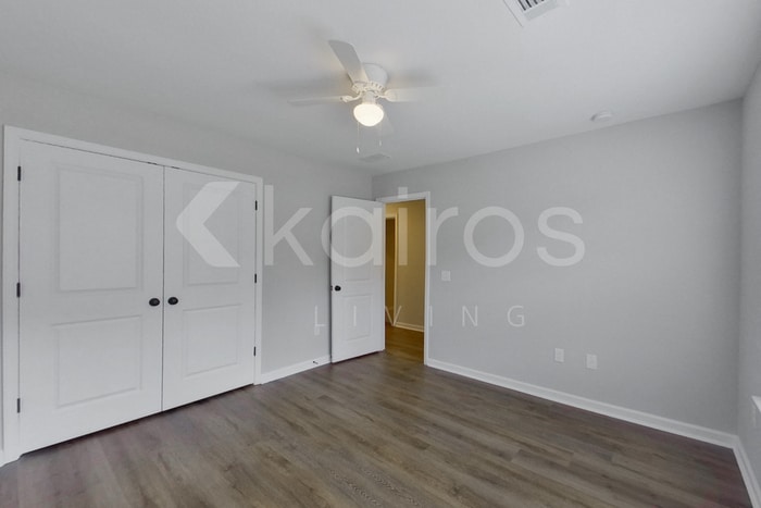 Building Photo - 122 Cottage Grove Rd