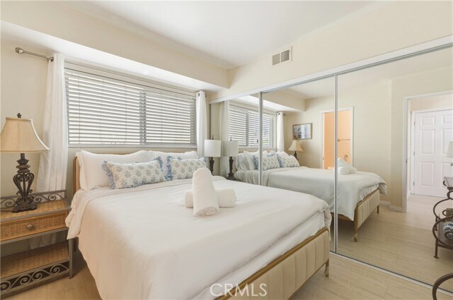 Building Photo - 883 Katella St