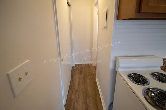 Building Photo - 2008 W Plum St