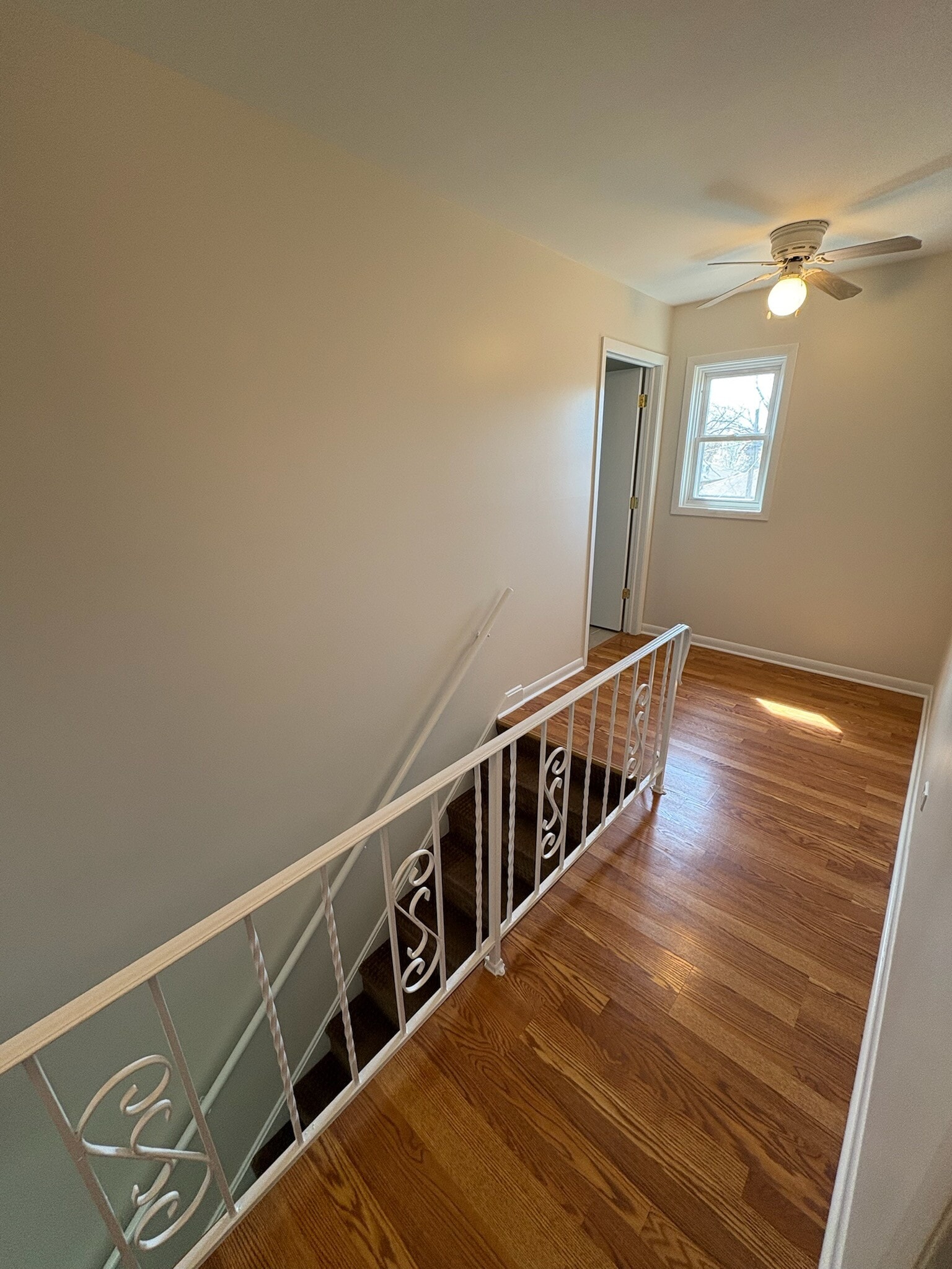 Building Photo - 356 2nd Ct