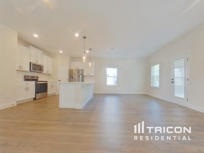 Building Photo - 432 Cantrell Dr