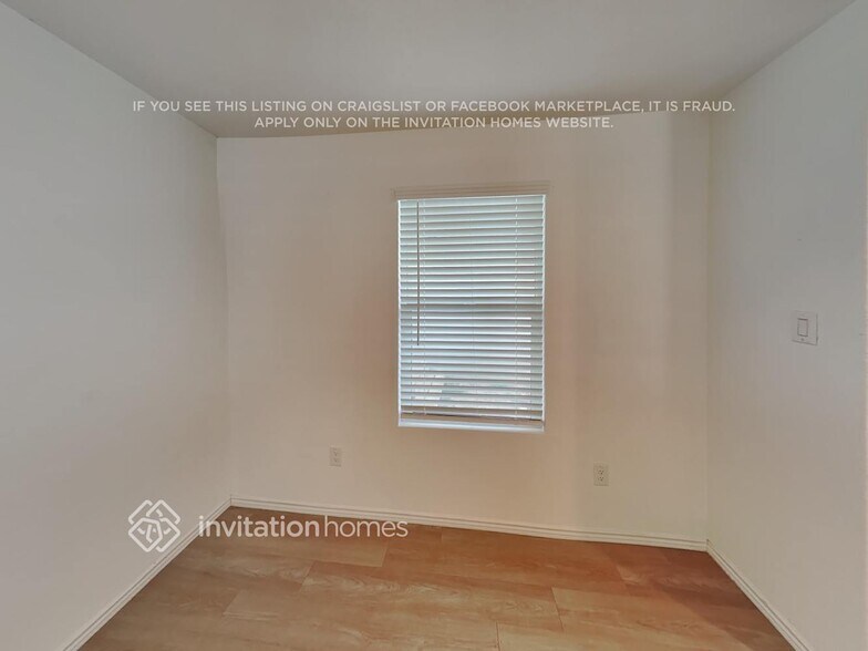 Building Photo - 4120 Waterfall Cv