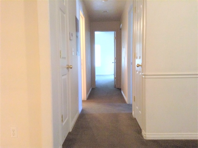 Building Photo - 1523 S 430 W