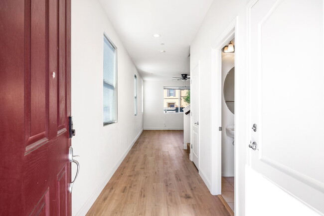 Building Photo - 30 Palma Harbour Pl