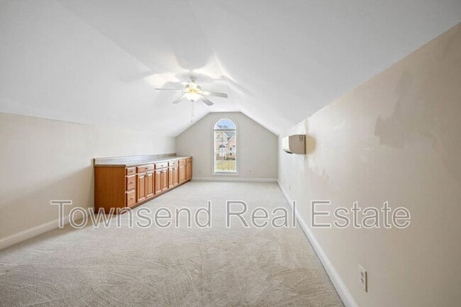 Building Photo - 329 W Summerchase Dr