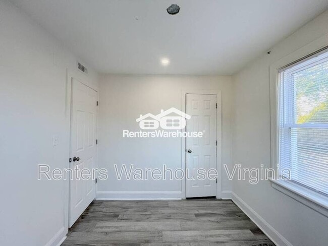 Building Photo - 1375 W Ocean View Ave