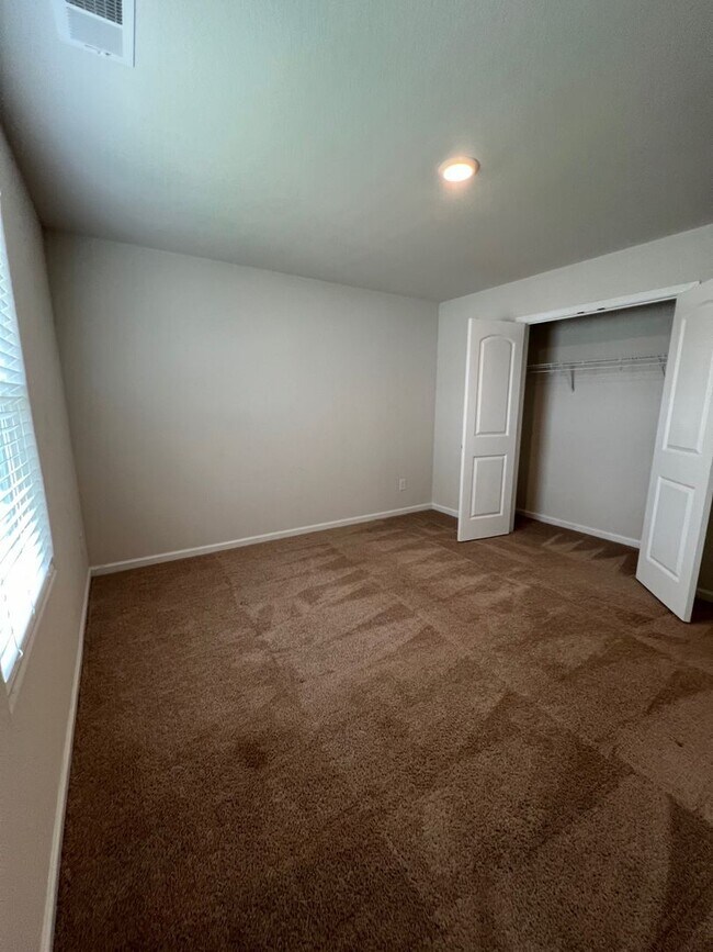 Building Photo - Charming 3 Bedroom Home Located In Zebulon NC!!!