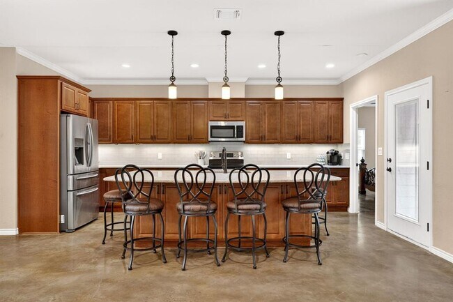 Building Photo - 606 Rogart Dr