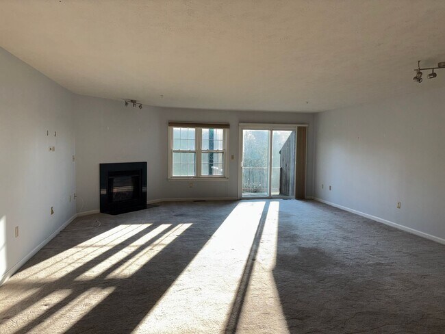 Building Photo - 95 Green Briar Rd
