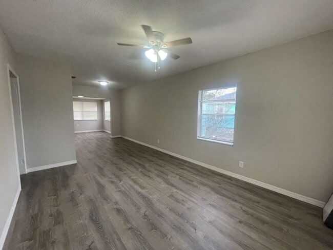 Building Photo - 1145 Edgemoor Ave