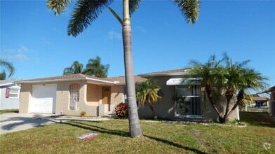 Building Photo - 2052 Norfolk Dr