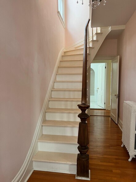 Entrance - 51 S Clinton St