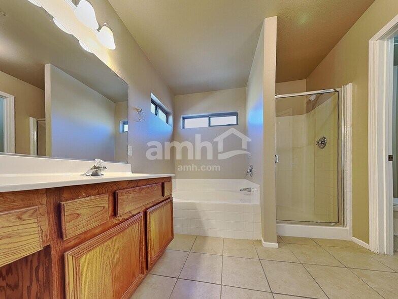 Building Photo - 5934 Bushra Ct