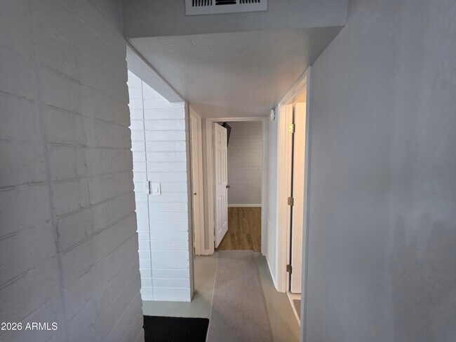 Building Photo - 574 S Park St