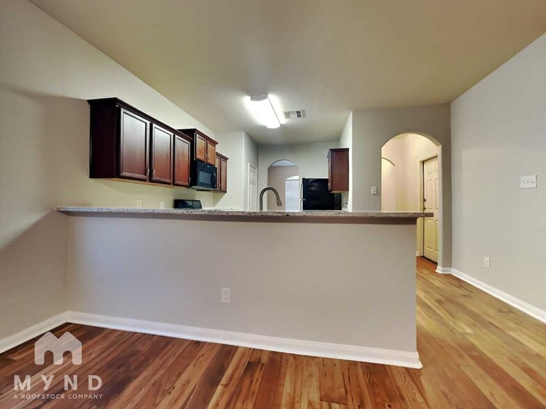 Building Photo - 306 Lazy Pine Ct