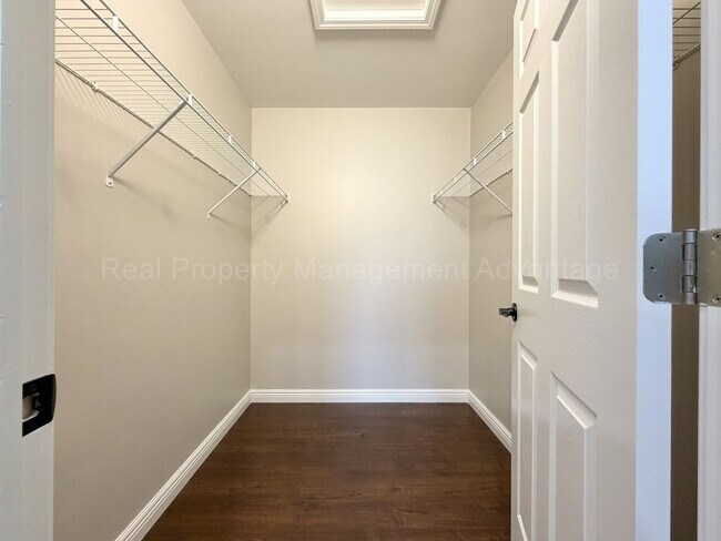 Building Photo - Rare Corner Upper Condo with Vaulted Ceilings, Private Balcony and 2 Car Garage - Right Across fr...