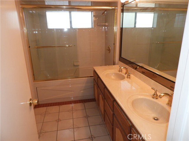 Building Photo - 1554 Las Lunas St