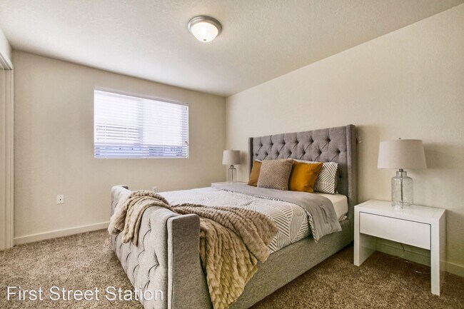 Building Photo - 16119 SE 1st St