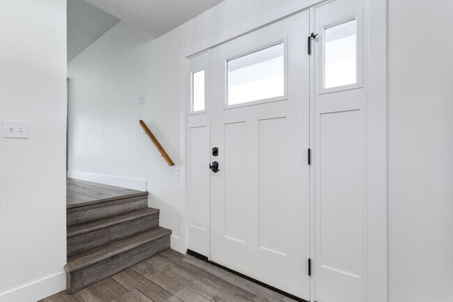 Building Photo - Beautiful 3B/3B Westside Atascadero