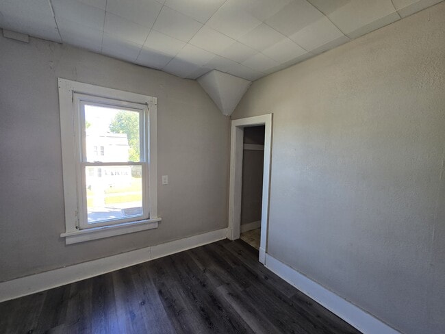 Building Photo - 437 Riehl St