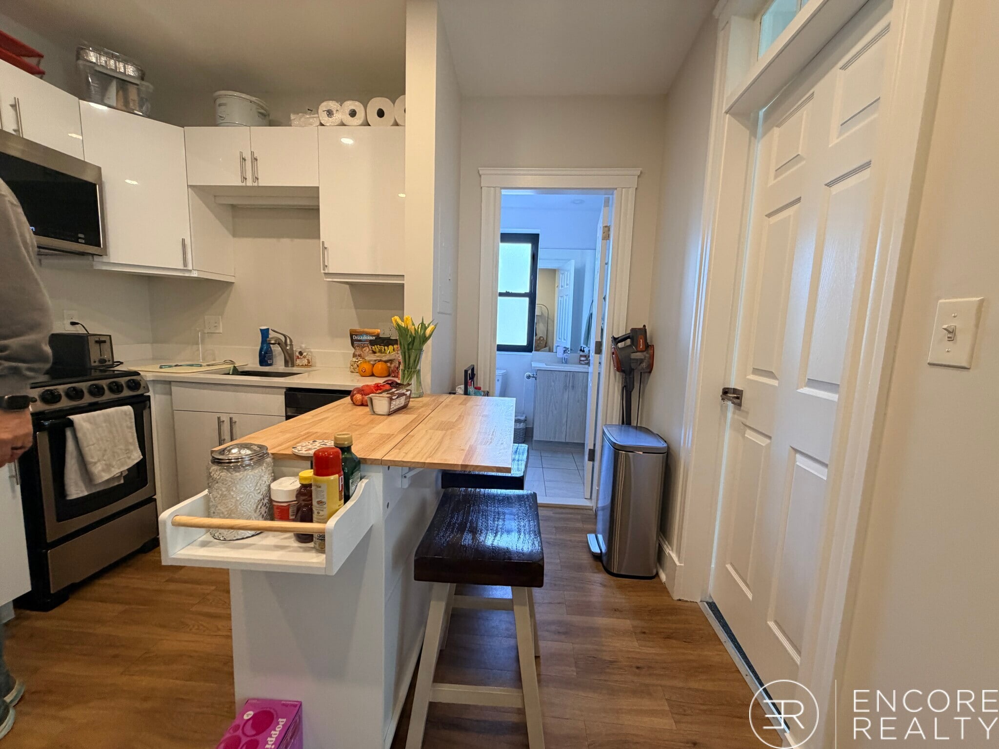 Building Photo - 16 Aberdeen St