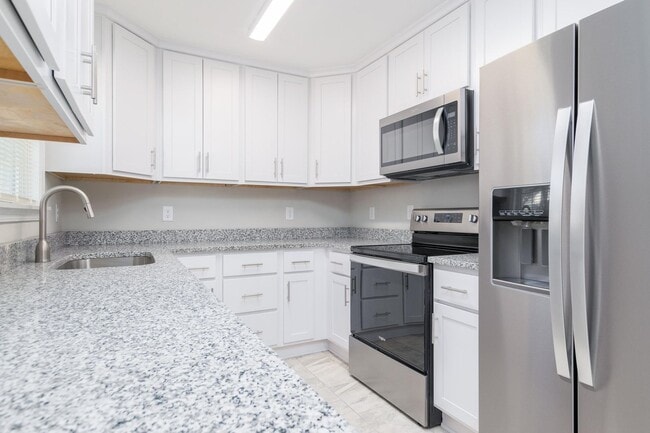 Interior Photo - 1114 Kentwood Dr