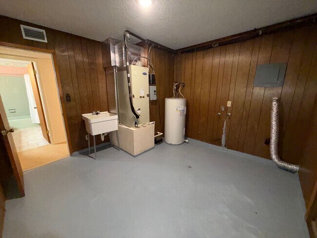 Building Photo - Milton / Pace - 3 bedroom, 2 bathroom